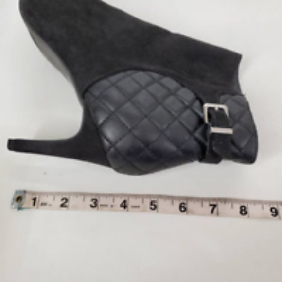 Express Womens Ankle Booties Black Buckle Side Zipper Almond Toe Quilted 10 - Picture 7 of 10